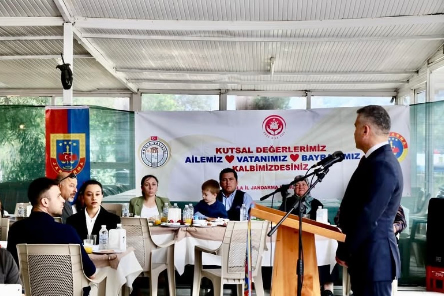 Jandarmadan Anlamlı Anneler Günü Etkinliği